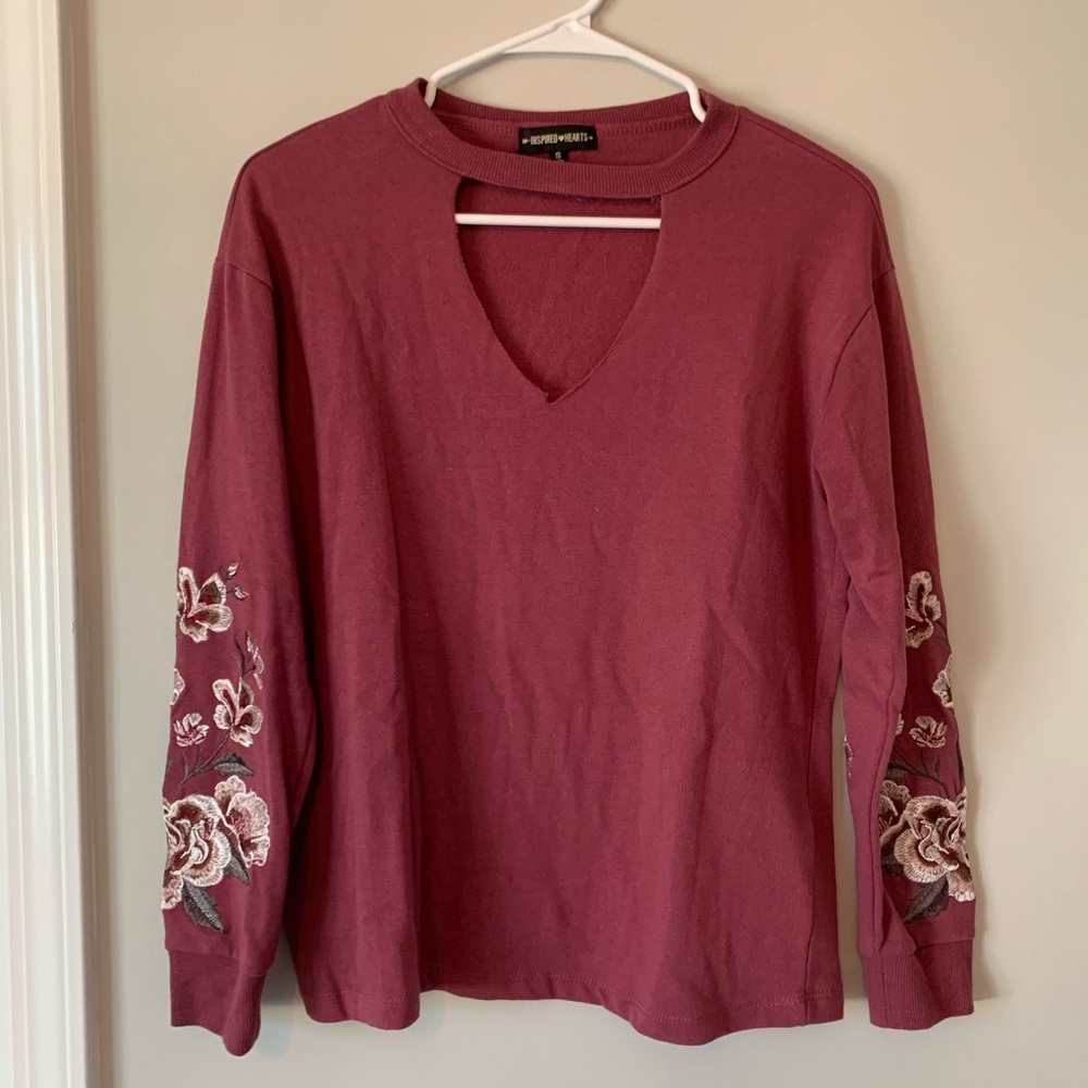 VON MAUR cutout embroidered top